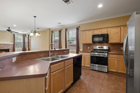 $275,000 | 347 Spring Drive, Kyle, TX 78640