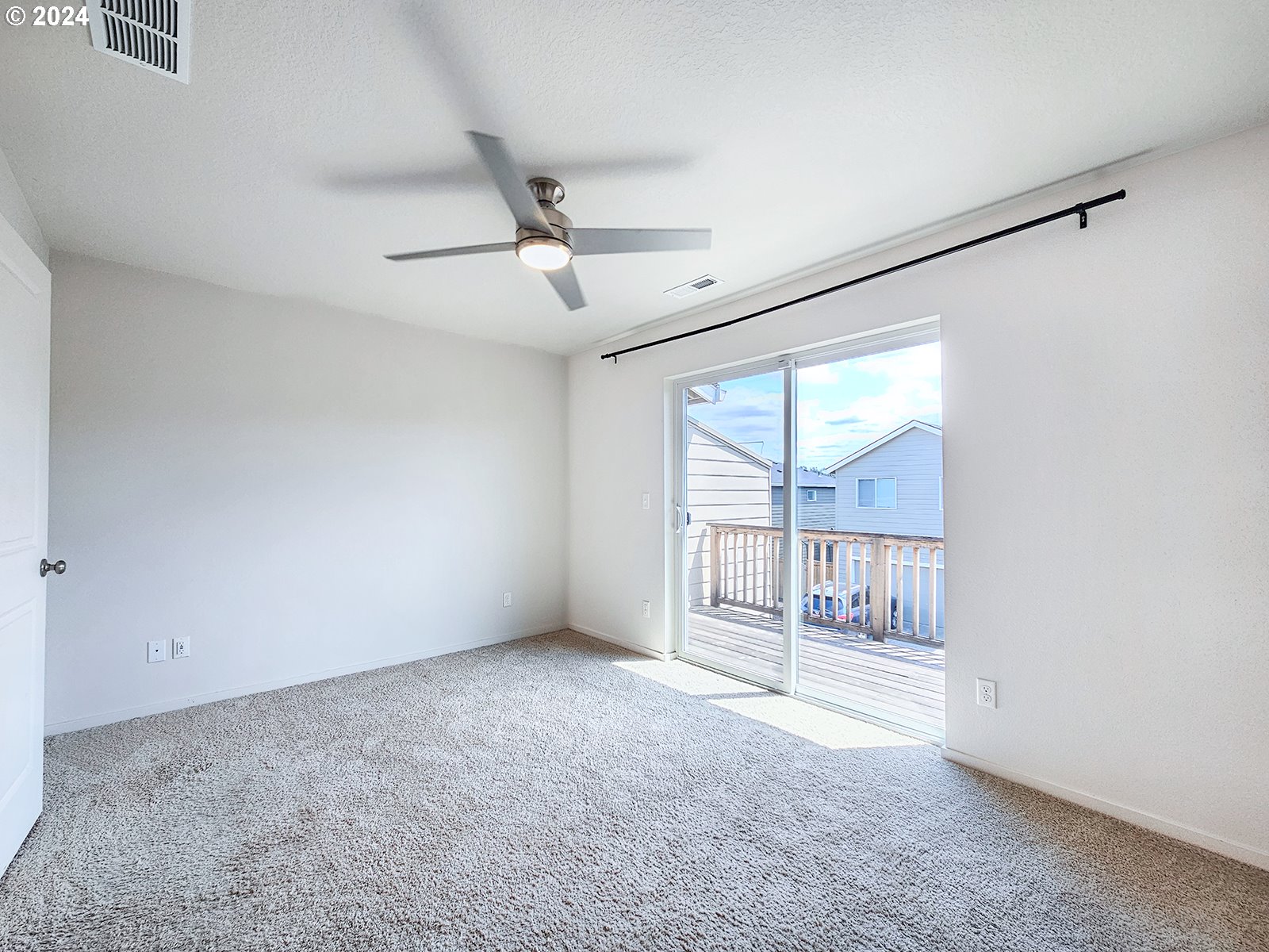 2210 Southeast Palmquist Road Gresham, OR 97080 - Photo 17 of 31 Gallery Image 17