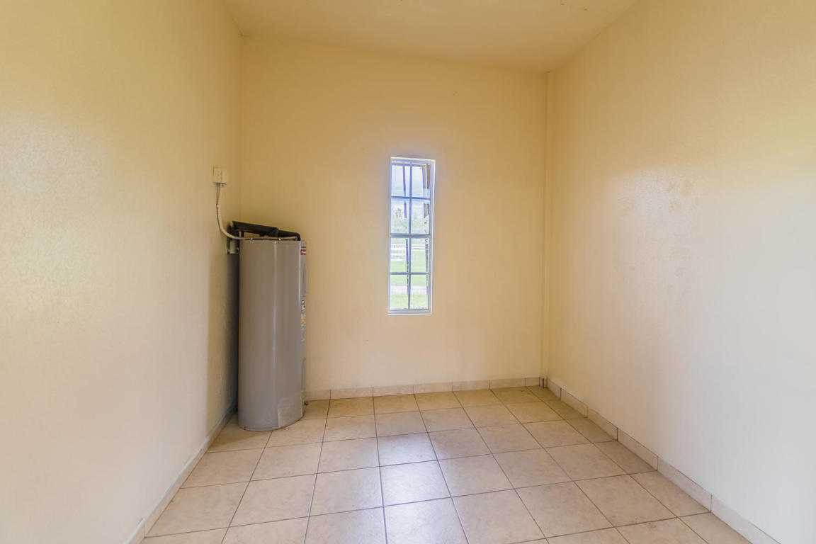 1752 C Road Loxahatchee Groves, FL 33470 - Photo 9 of 13 TACK/FEED