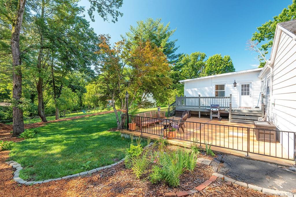 223 Governors View Road Asheville, NC 28805 - Photo 23 of 29 Gallery Image 23