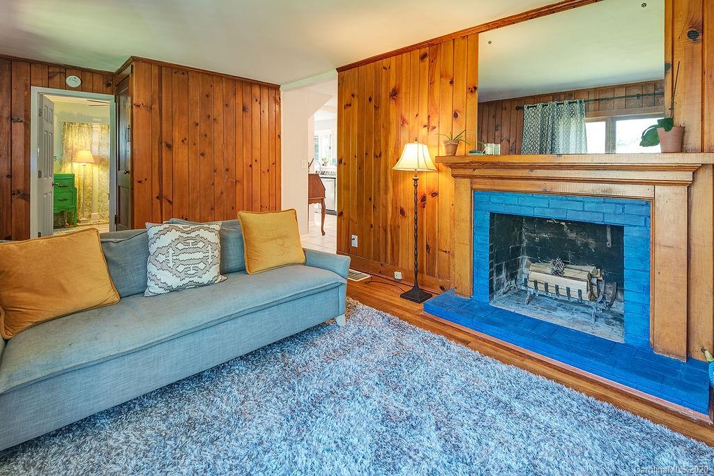 223 Governors View Road Asheville, NC 28805 - Photo 6 of 29 Gallery Image 6