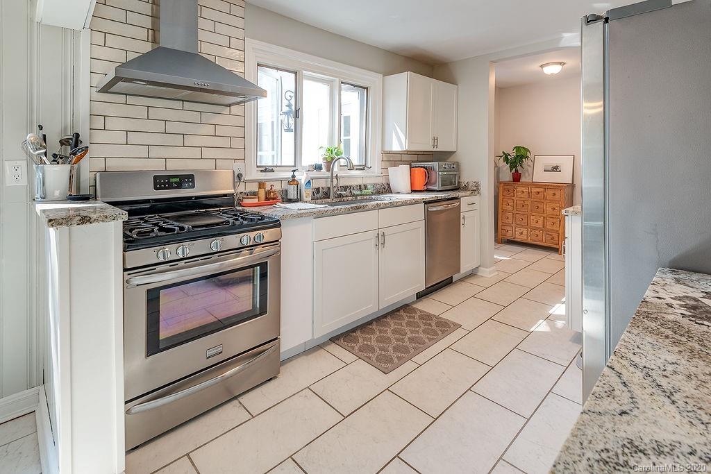223 Governors View Road Asheville, NC 28805 - Photo 10 of 29 Gallery Image 10