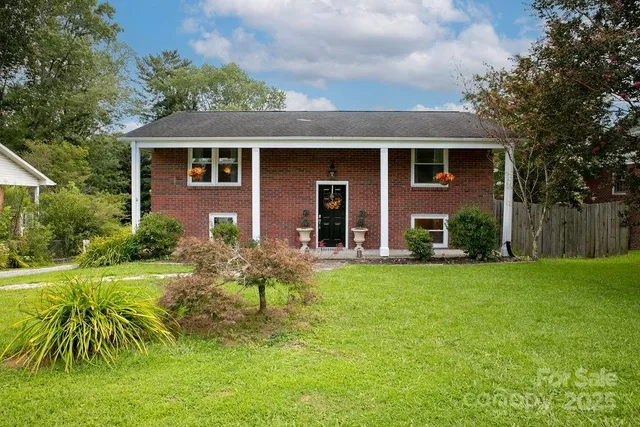 $450,000 | 603 Shepherd Street, Hendersonville, NC 28792