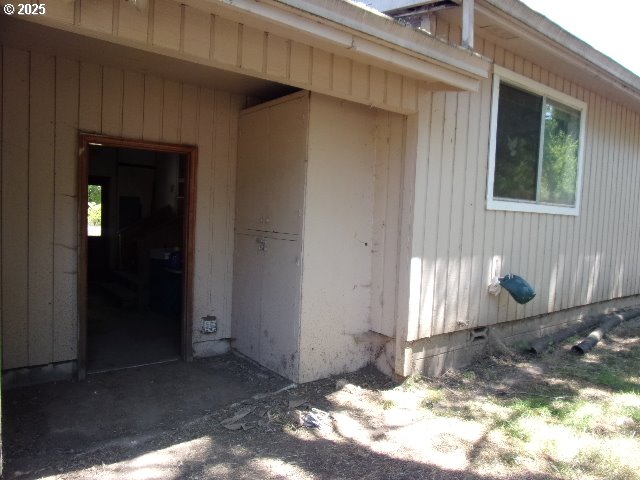 713 Little River Road Glide, OR 97443 - Photo 16 of 36 a front view of a house