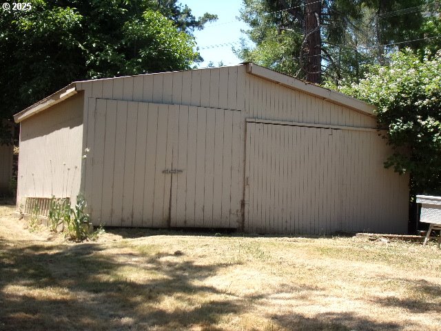 713 Little River Road Glide, OR 97443 - Photo 23 of 36 a backyard of a house