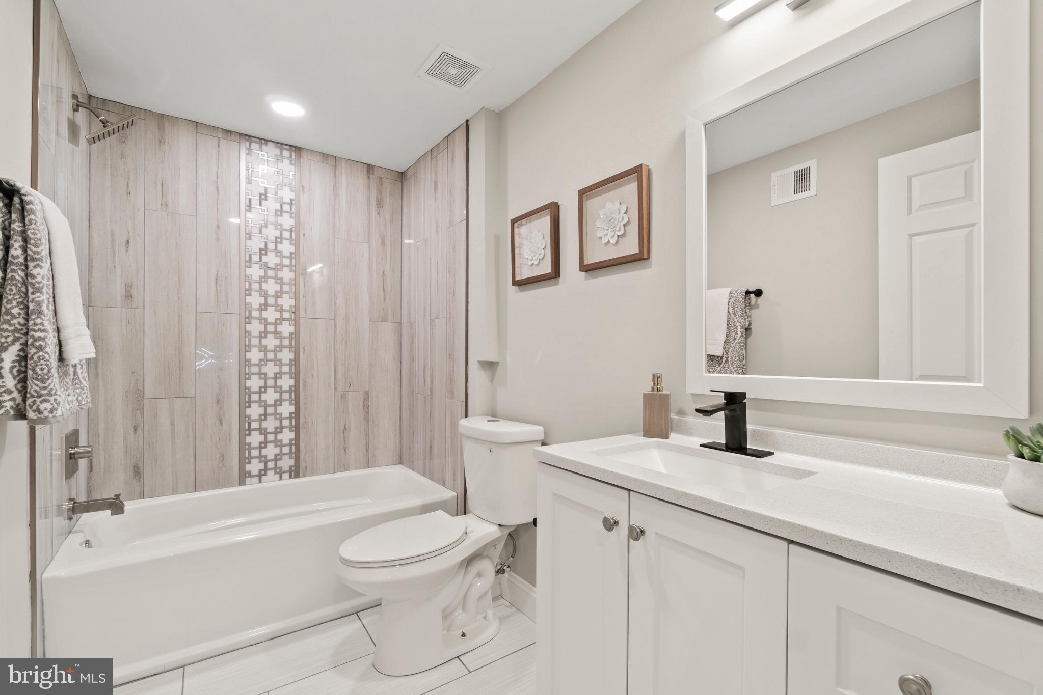 5833 Canvasback Road Burke, VA 22015 - Photo 30 of 41 Bathroom