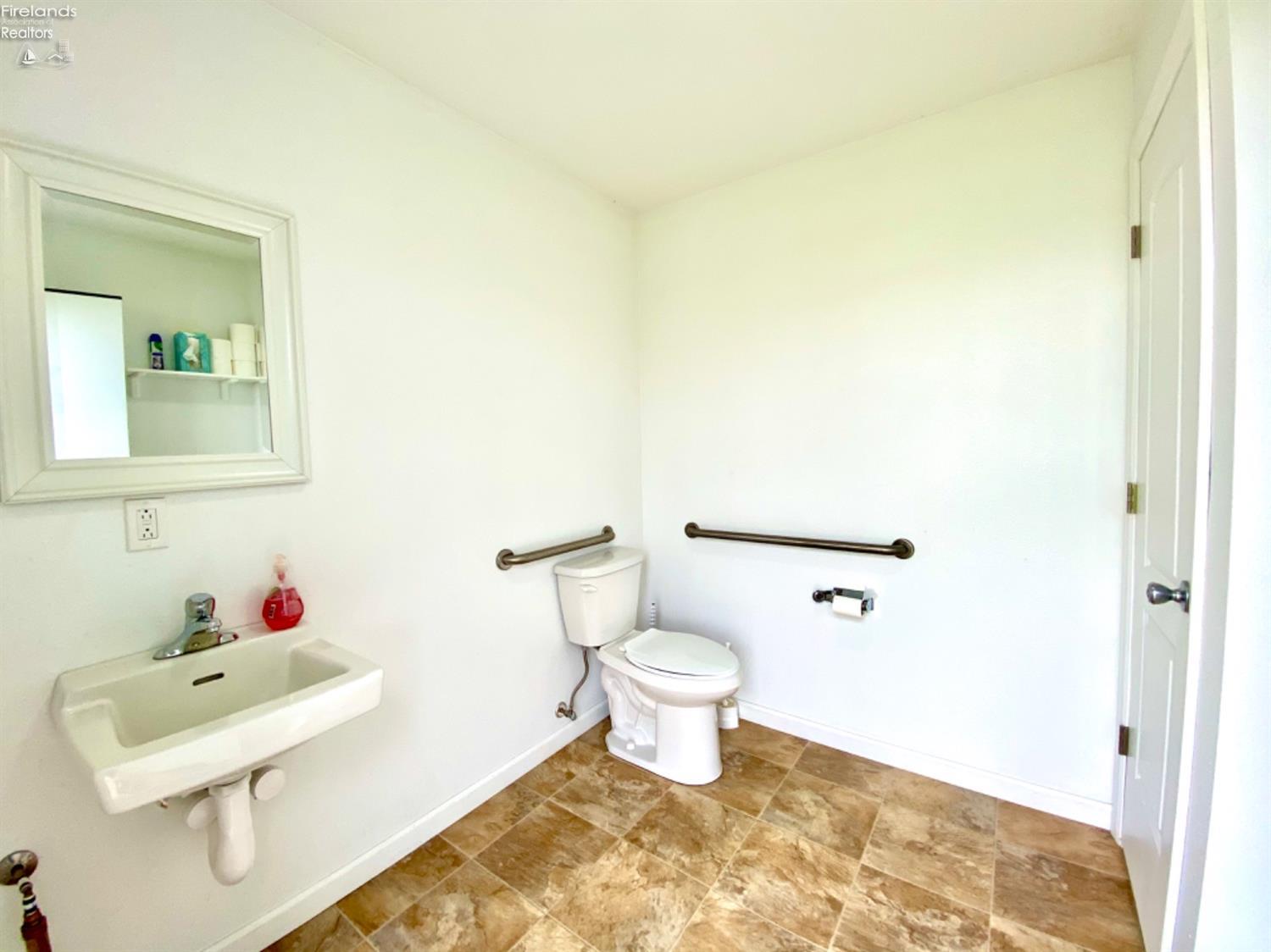780 Southeast Catawba Road, Unit 86 Port Clinton, OH 43452 - Photo 6 of 18 Gallery Image 6