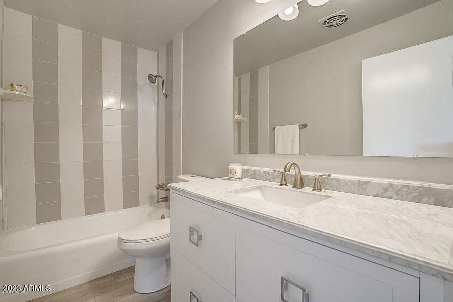 543 West 19th Street Tempe, AZ 85282 - Photo 16 of 21 15-BATHROOM