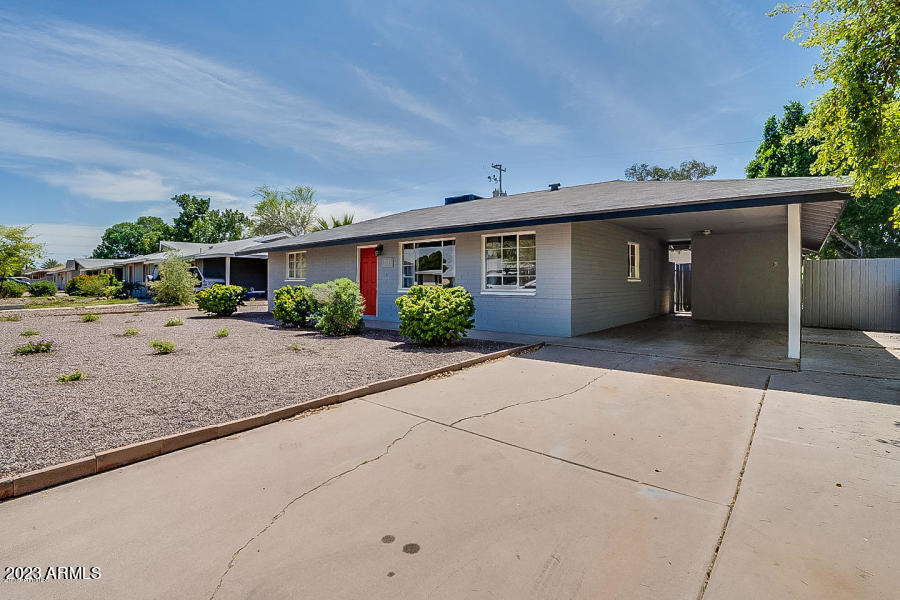 543 West 19th Street Tempe, AZ 85282 - Photo 3 of 21 02-FRONT