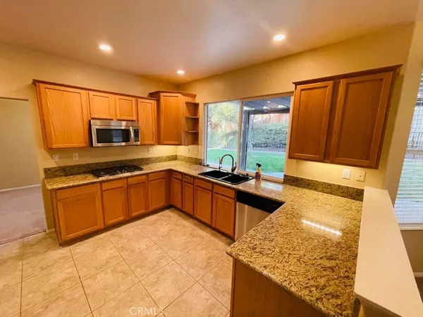$3,375 | 42020 Dahlia Way, Temecula, CA 92591