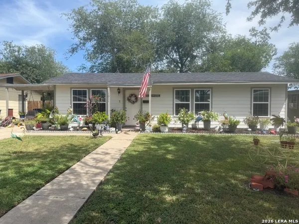 $190,000 | 1011 East Hutchinson Street, Beeville, TX 78102