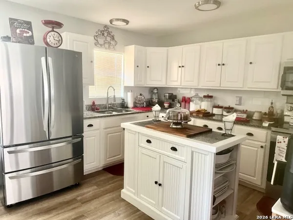 $190,000 | 1011 East Hutchinson Street, Beeville, TX 78102