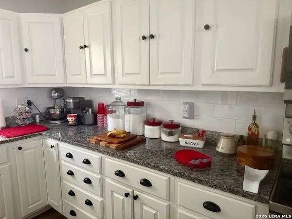 $190,000 | 1011 East Hutchinson Street, Beeville, TX 78102