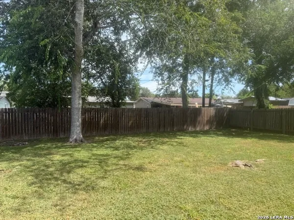 $190,000 | 1011 East Hutchinson Street, Beeville, TX 78102