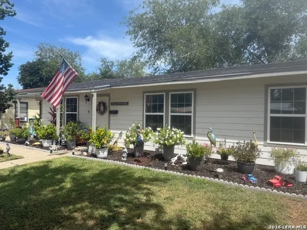 $190,000 | 1011 East Hutchinson Street, Beeville, TX 78102