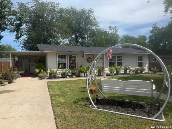 $190,000 | 1011 East Hutchinson Street, Beeville, TX 78102