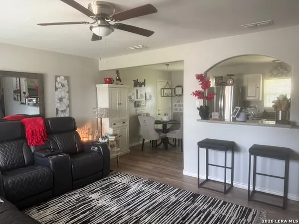 $190,000 | 1011 East Hutchinson Street, Beeville, TX 78102