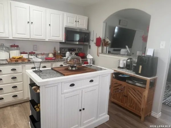 $190,000 | 1011 East Hutchinson Street, Beeville, TX 78102