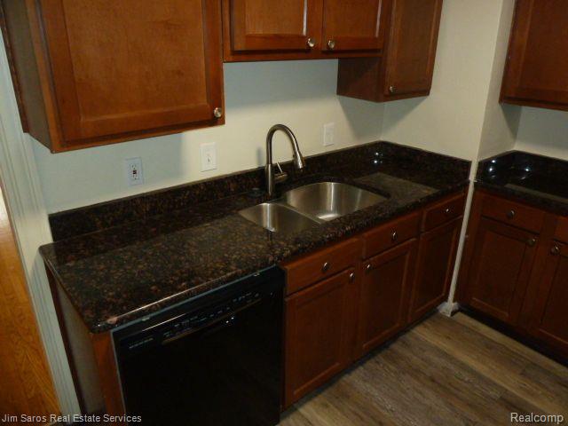 928 Nottingham Road Grosse Pointe, MI 48230 - Photo 8 of 12