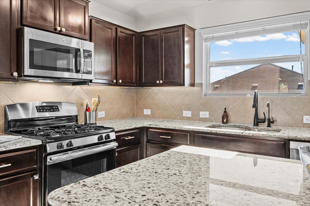 3901 Alpine Autumn Drive Austin, TX 78744 - Photo 12 of 30