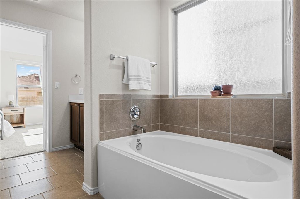 3901 Alpine Autumn Drive Austin, TX 78744 - Photo 18 of 30