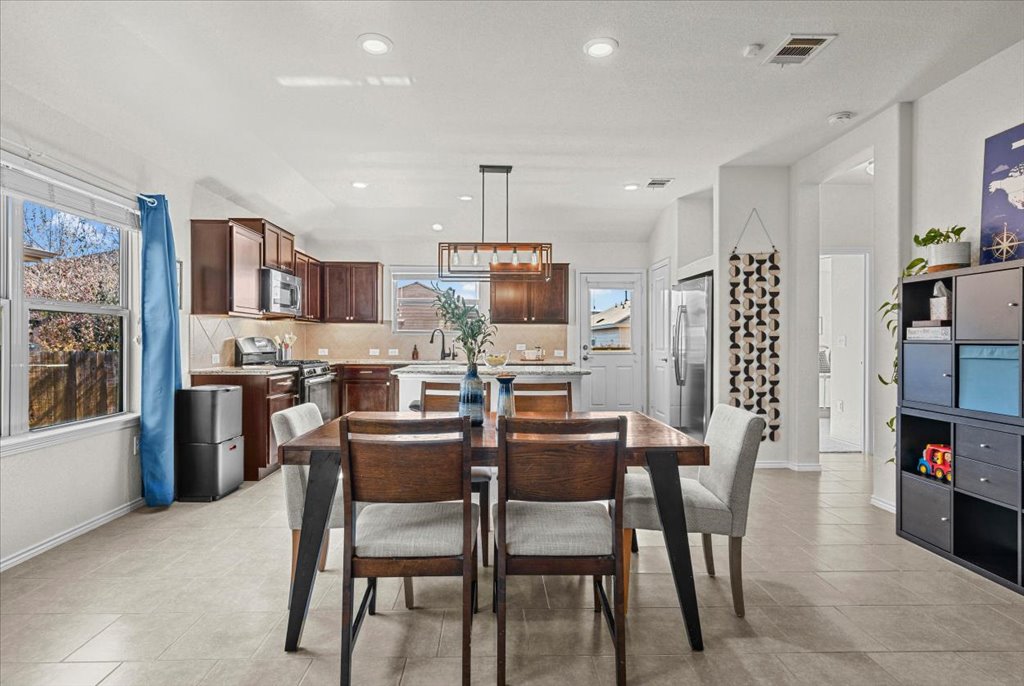 3901 Alpine Autumn Drive Austin, TX 78744 - Photo 10 of 30