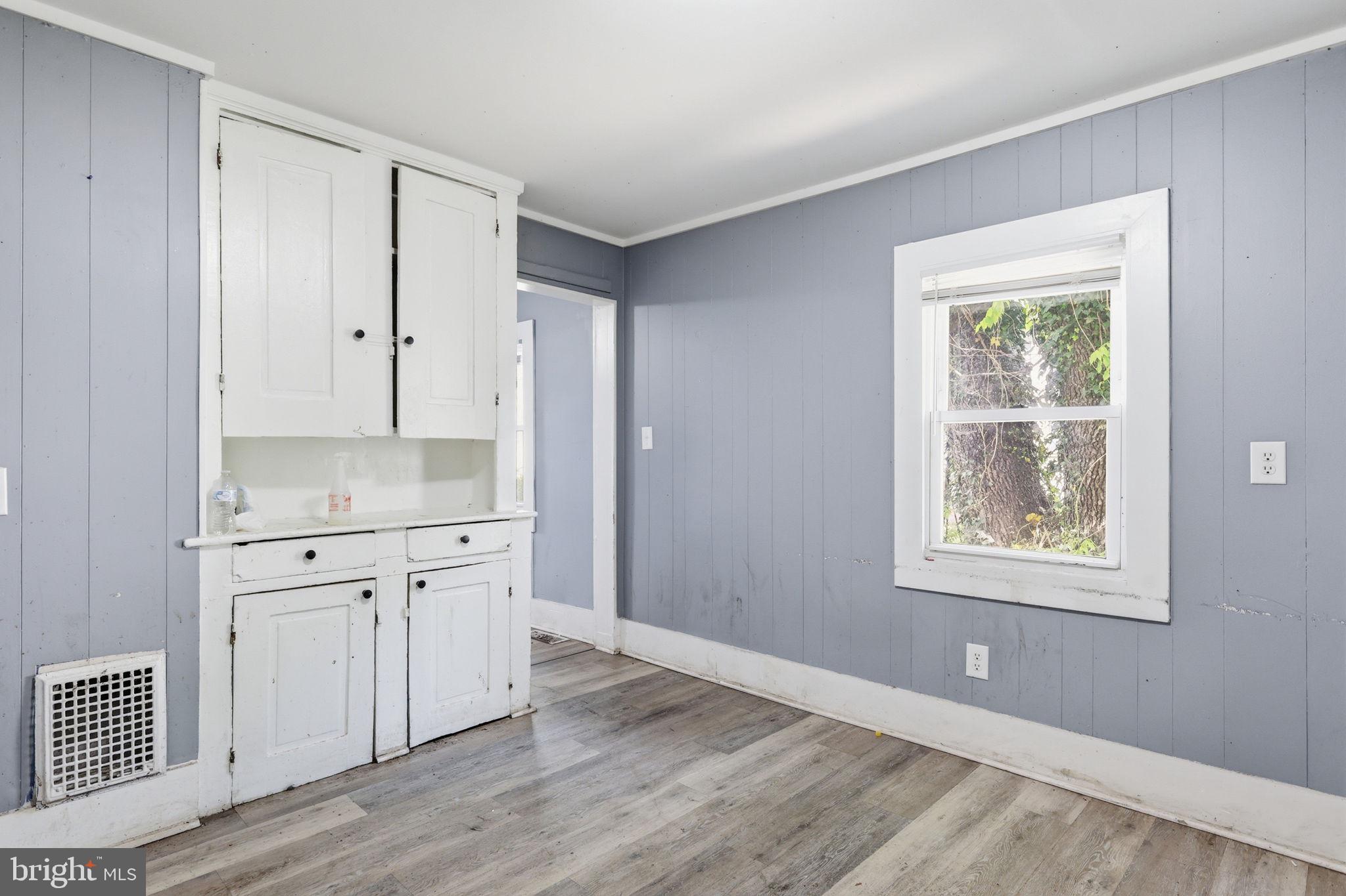 60 Walnut Street Salem, NJ 08079 - Photo 18 of 25 Charming space with vintage appeal.