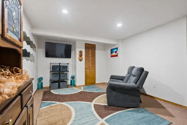 $330,000 | 302 East Hawthorne Road, Spokane, WA 99218