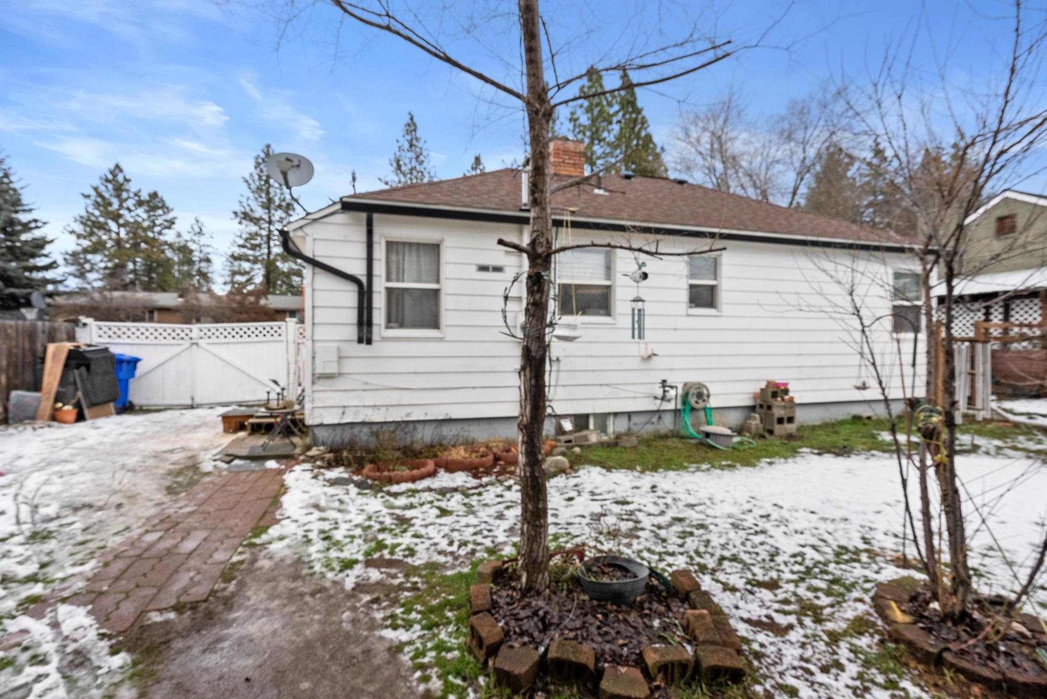 302 East Hawthorne Road Spokane, WA 99218 - Photo 20 of 33