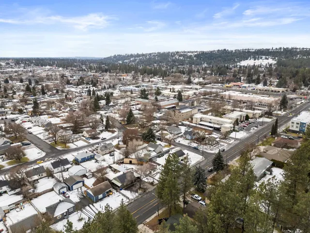 $330,000 | 302 East Hawthorne Road, Spokane, WA 99218