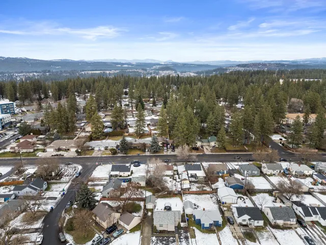 $330,000 | 302 East Hawthorne Road, Spokane, WA 99218
