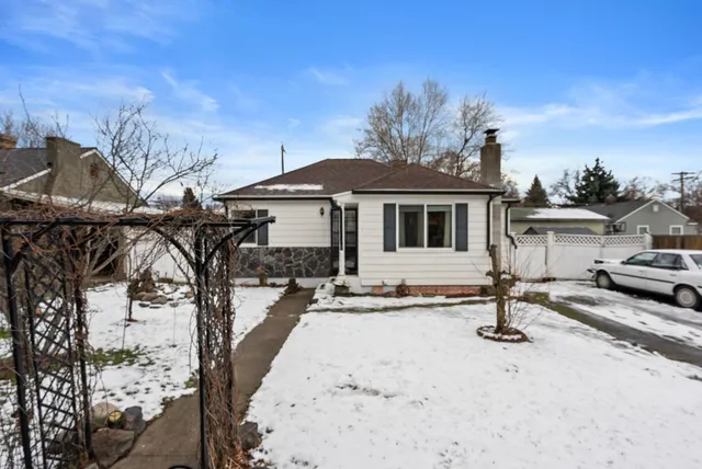 $330,000 | 302 East Hawthorne Road, Spokane, WA 99218