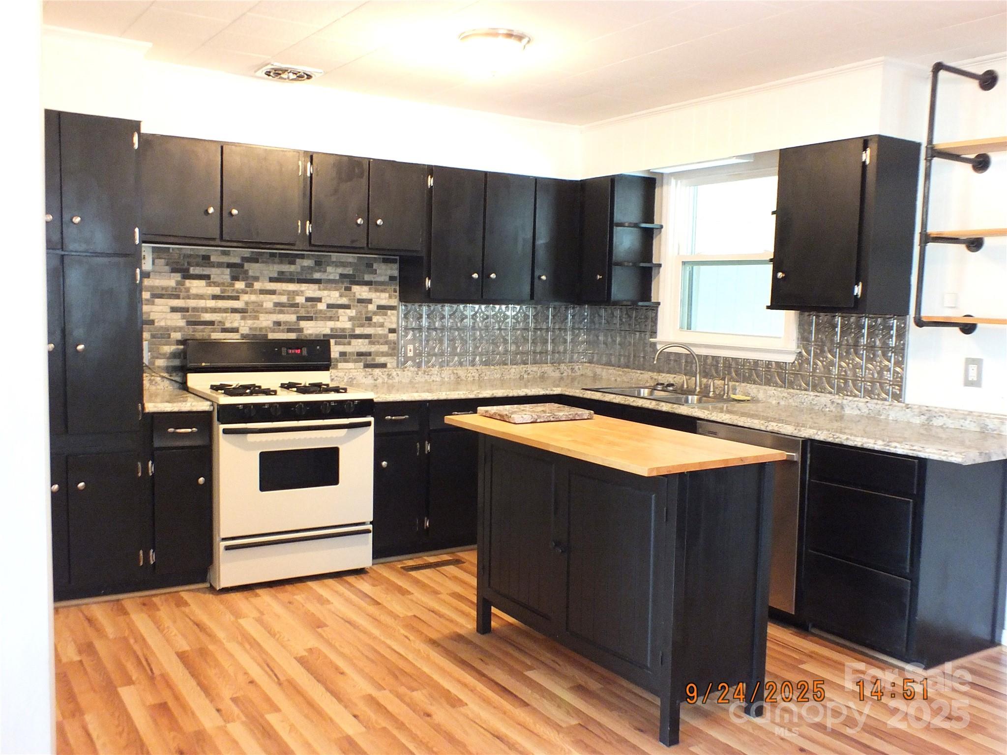 1402 University Drive Lancaster, SC 29720 - Photo 7 of 26