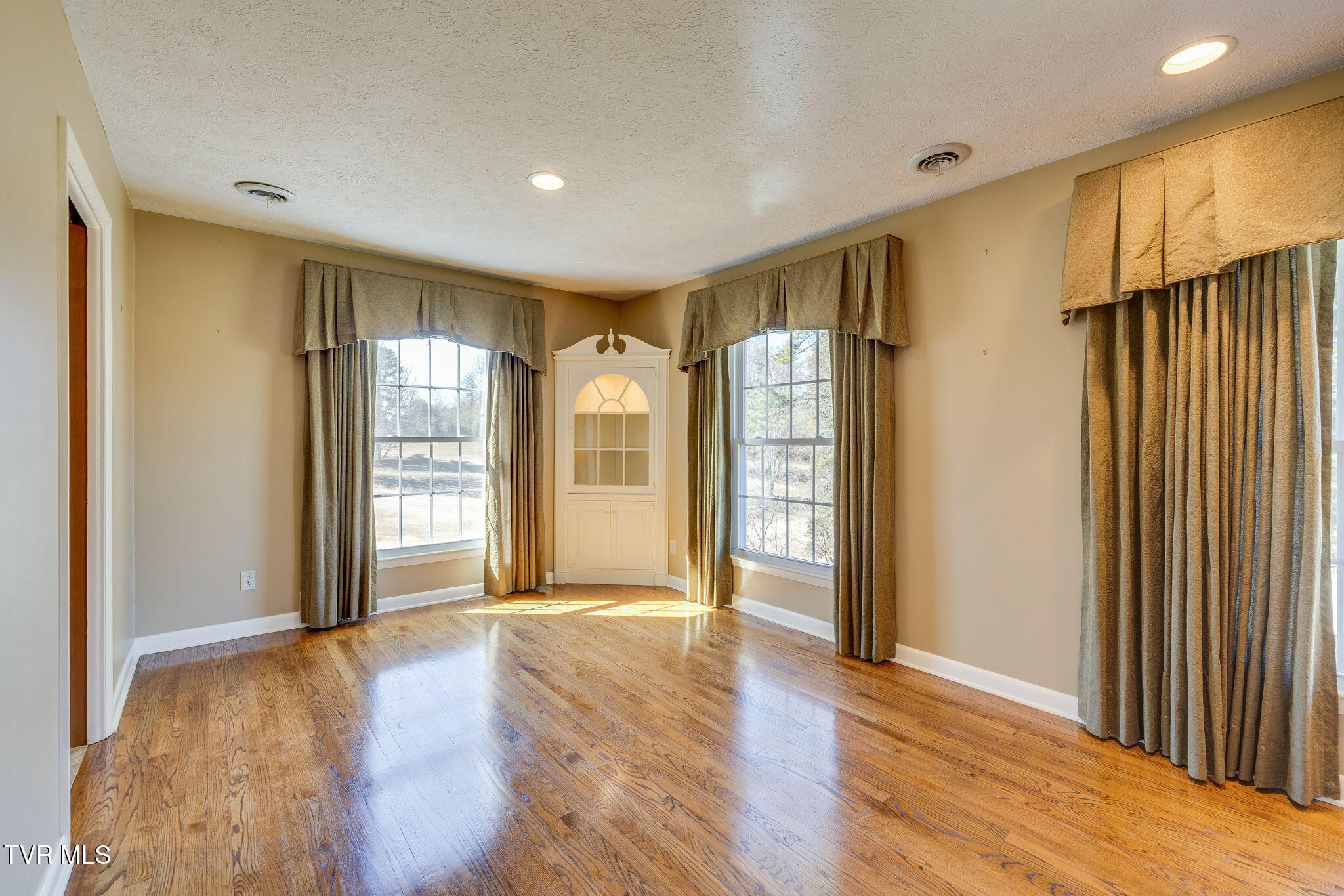 416 Manderley Road Kingsport, TN 37660 - Photo 12 of 59 009