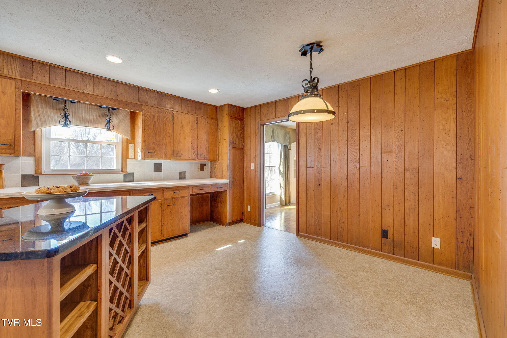 416 Manderley Road Kingsport, TN 37660 - Photo 17 of 59 013