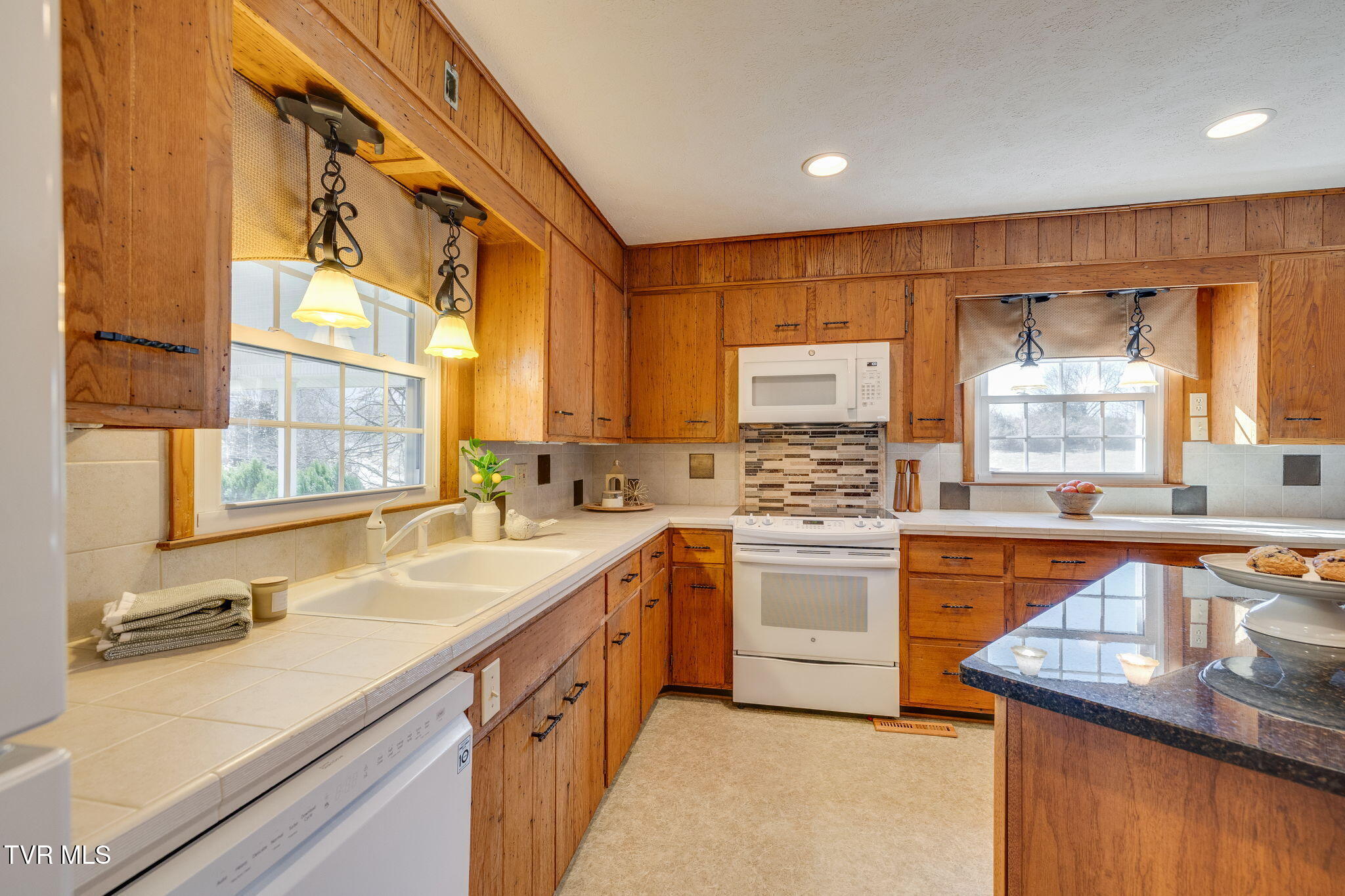 416 Manderley Road Kingsport, TN 37660 - Photo 18 of 59 014
