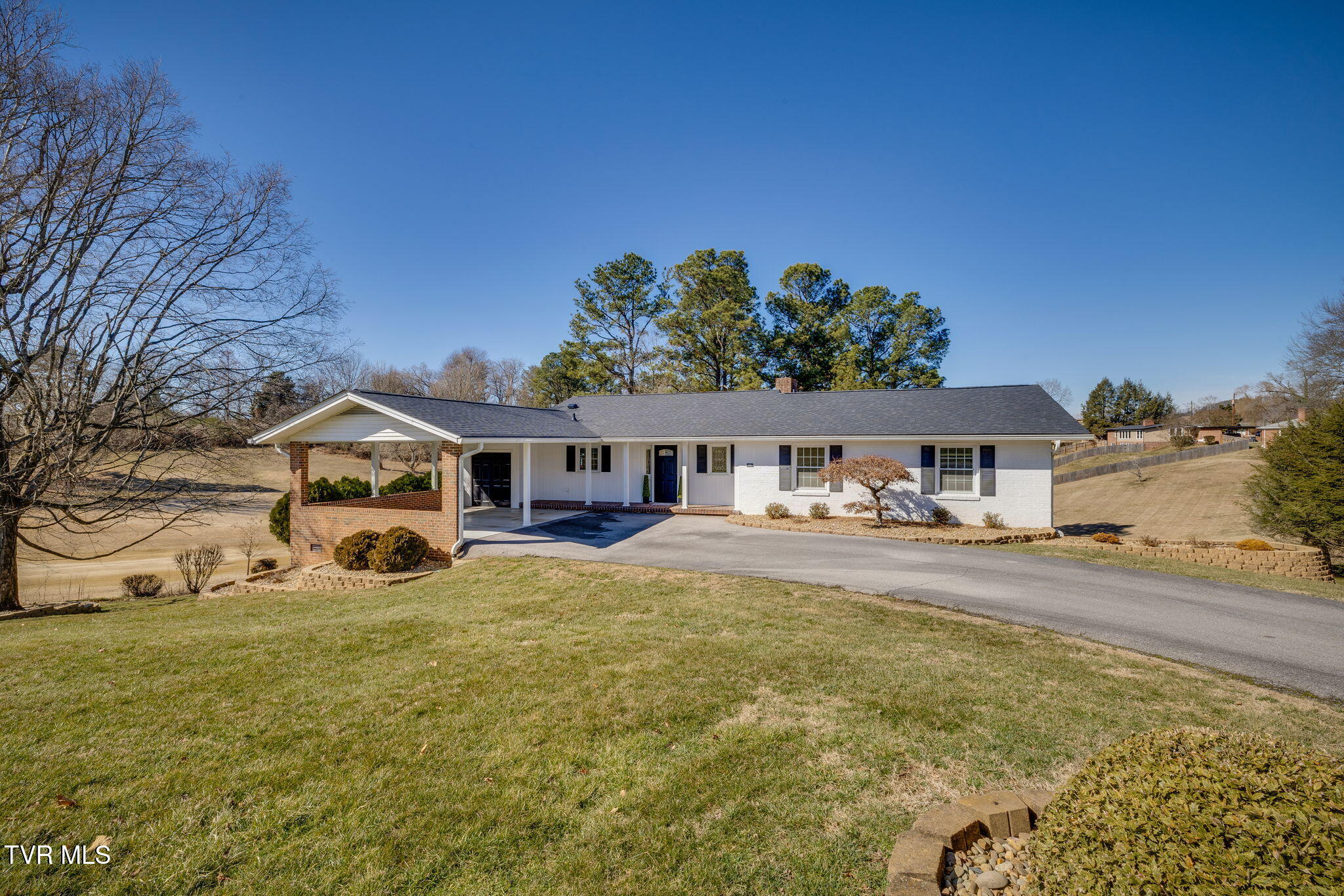 416 Manderley Road Kingsport, TN 37660 - Photo 2 of 59 001