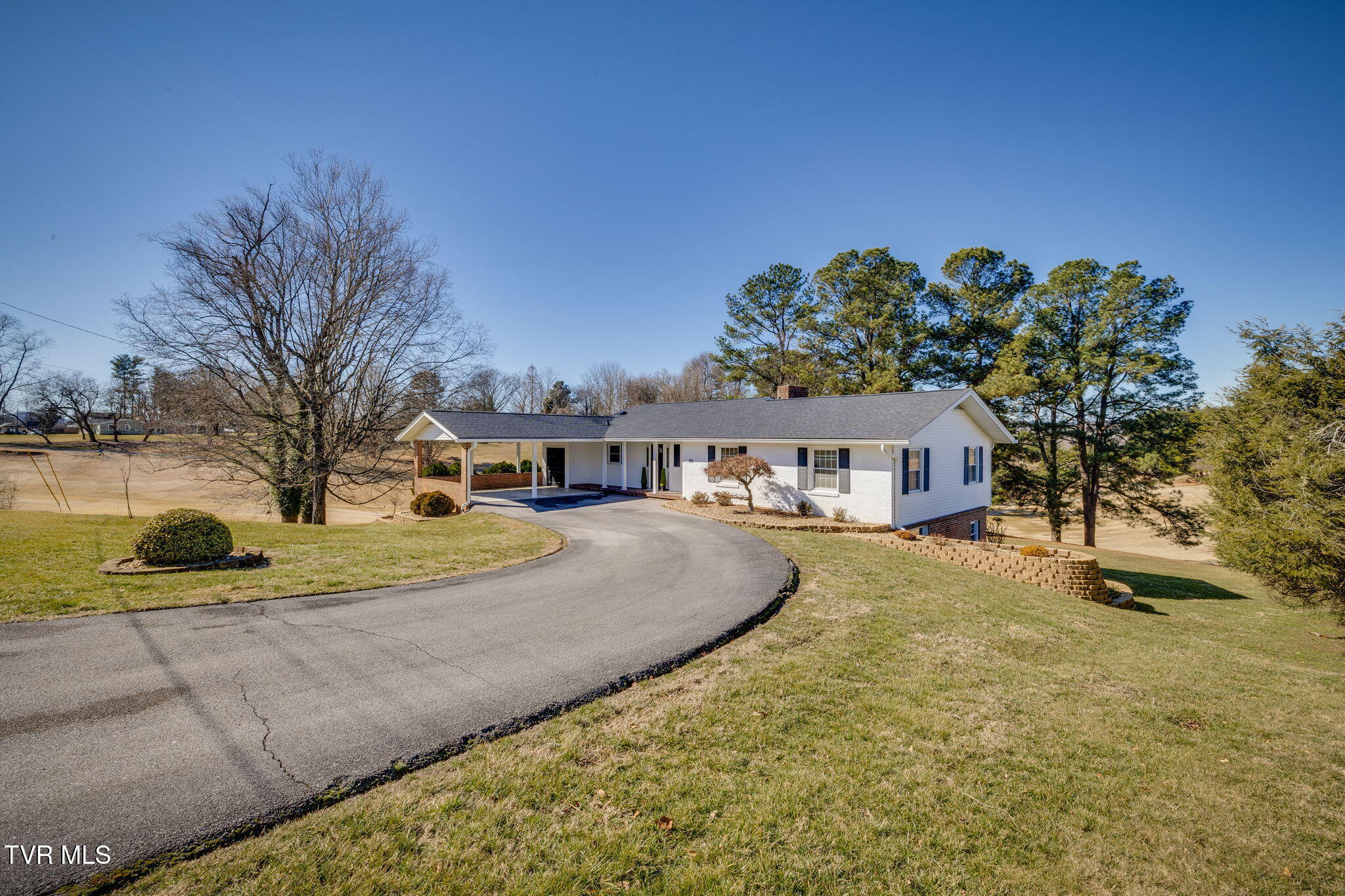 416 Manderley Road Kingsport, TN 37660 - Photo 5 of 59 002