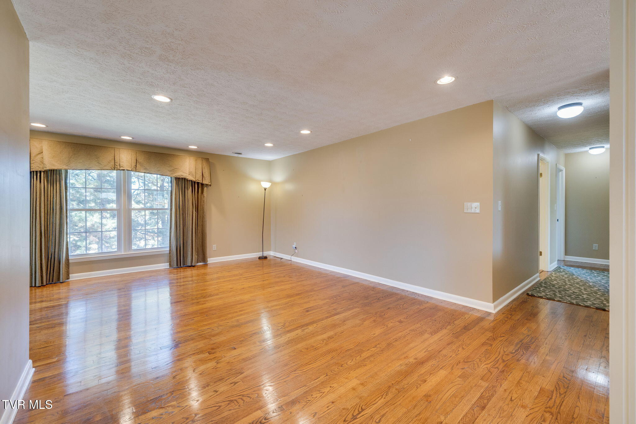 416 Manderley Road Kingsport, TN 37660 - Photo 9 of 59 006