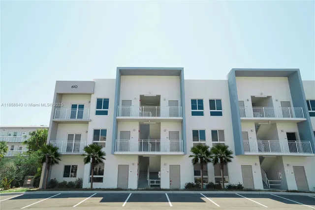 $749,000 | 610 Northeast 2nd Street, Unit 301, Dania Beach, FL 33004