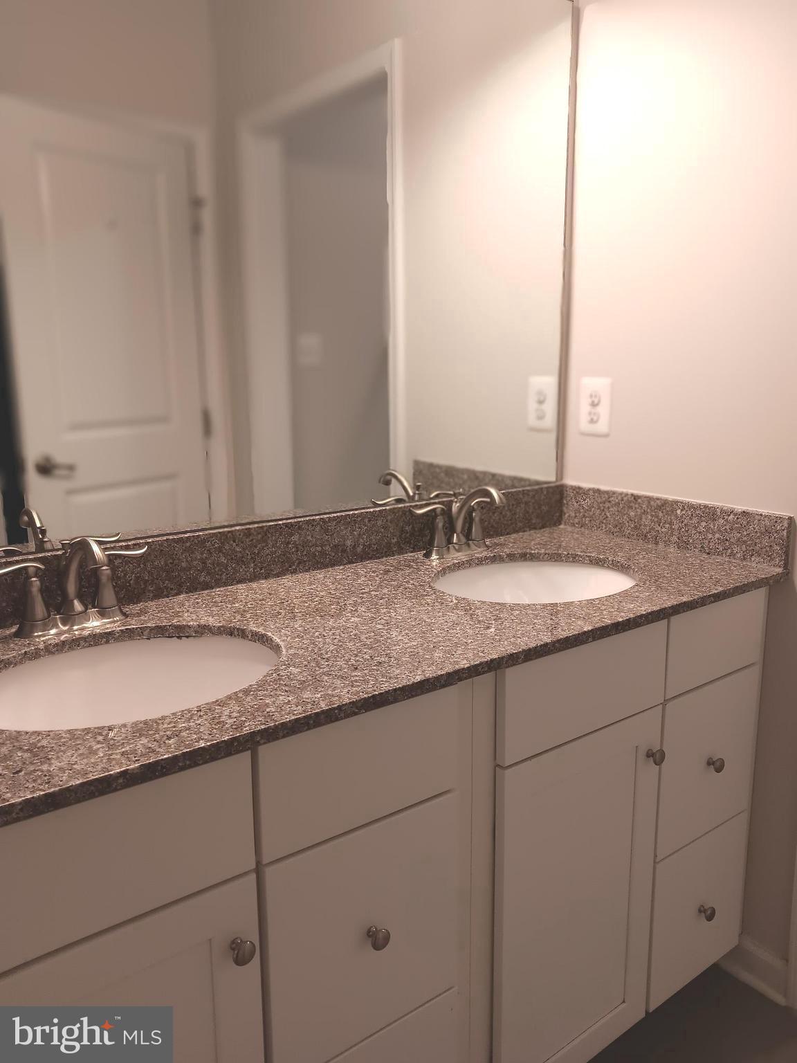 14306 Ridge View Lane Laurel, MD 20707 - Photo 13 of 18 Primary Bathroom