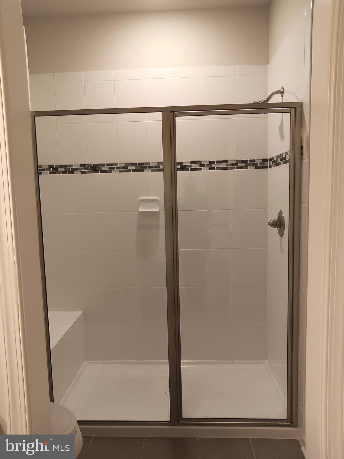 14306 Ridge View Lane Laurel, MD 20707 - Photo 14 of 18 Primary Bathroom