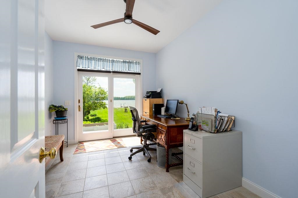 401 Dover Point Road Dover, NH 03820 - Photo 4 of 40