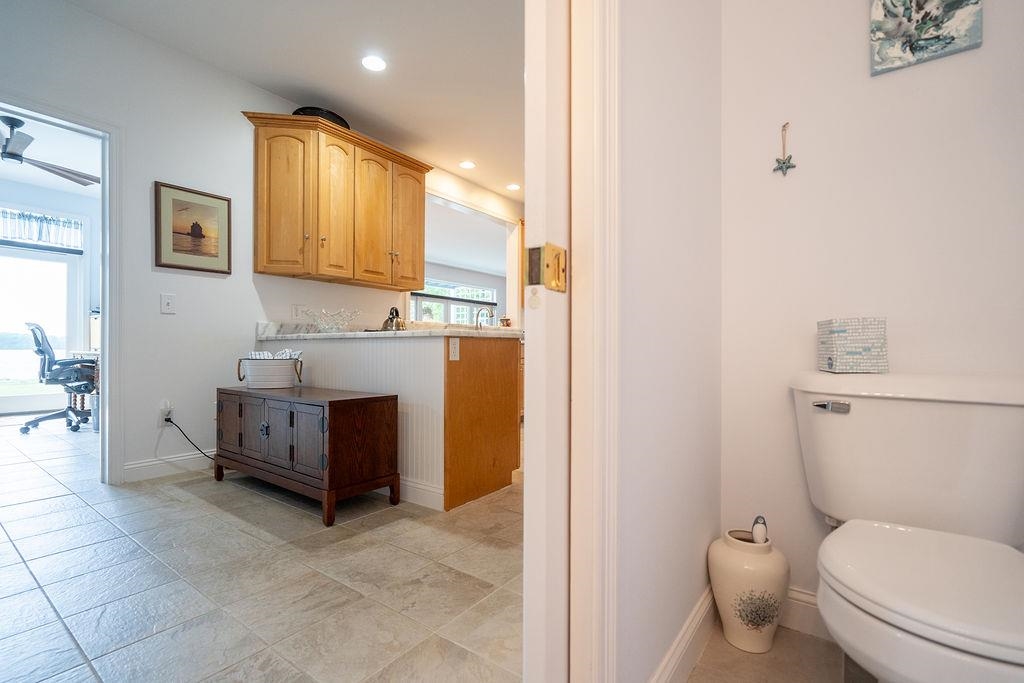 401 Dover Point Road Dover, NH 03820 - Photo 6 of 40