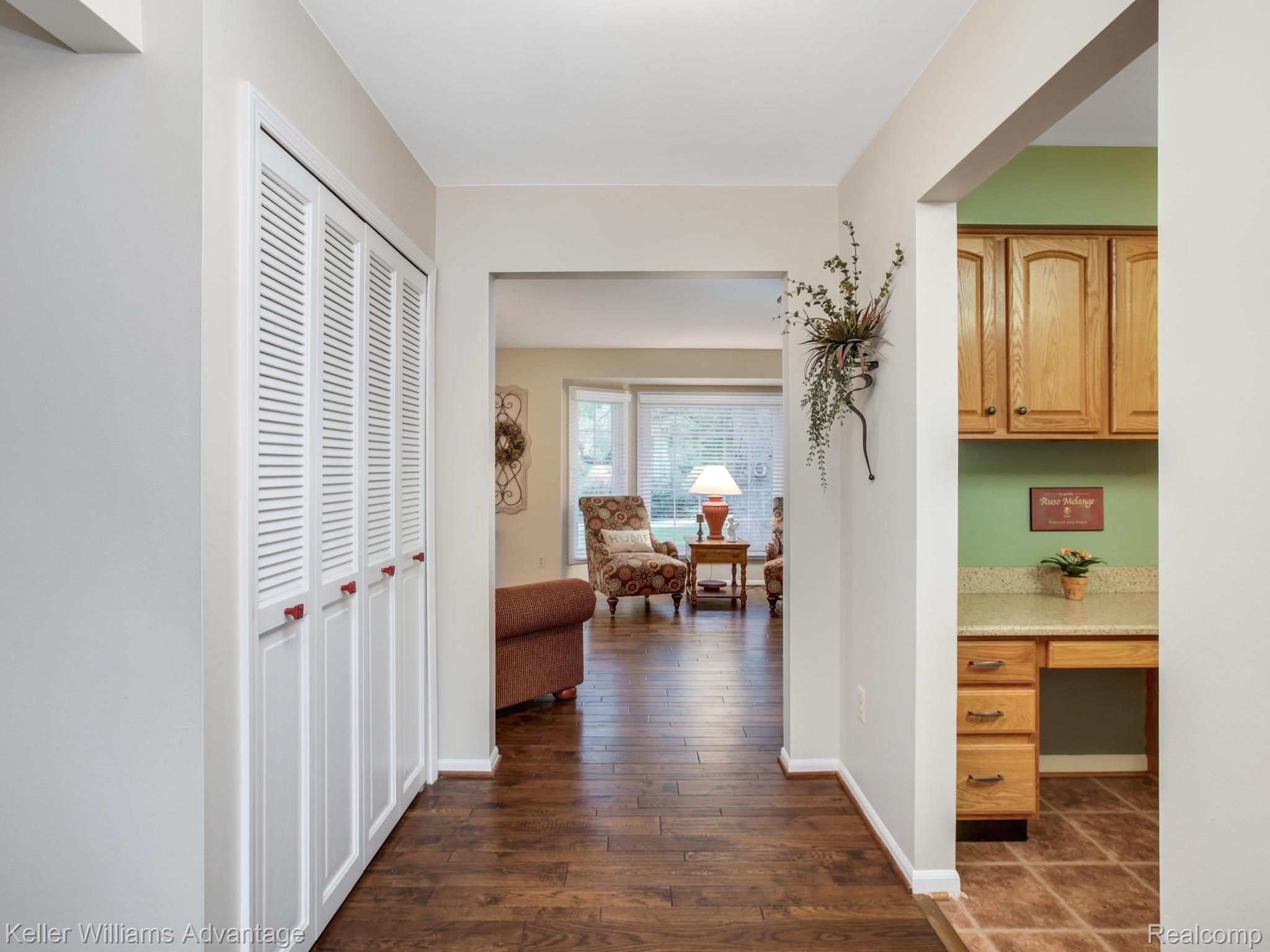 17166 Wayne Road Livonia, MI 48152 - Photo 15 of 27 17166 Wayne Rd Livonia MI-041-041-17166 Wayne Rd0041-MLS_Size.jpg