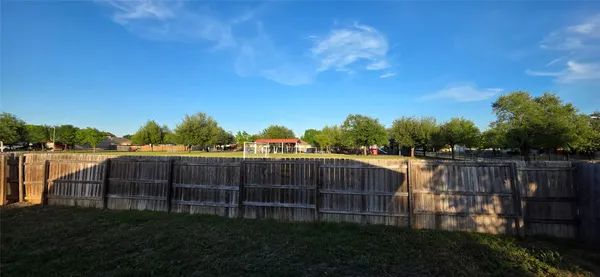 $1,900 | 204 Quail Hollow Drive, Hutto, TX 78634