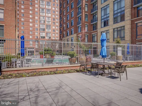 $3,990 | 520 John Carlyle Street, Unit 408, Alexandria, VA 22314