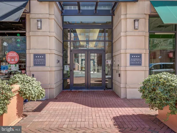 $3,990 | 520 John Carlyle Street, Unit 408, Alexandria, VA 22314