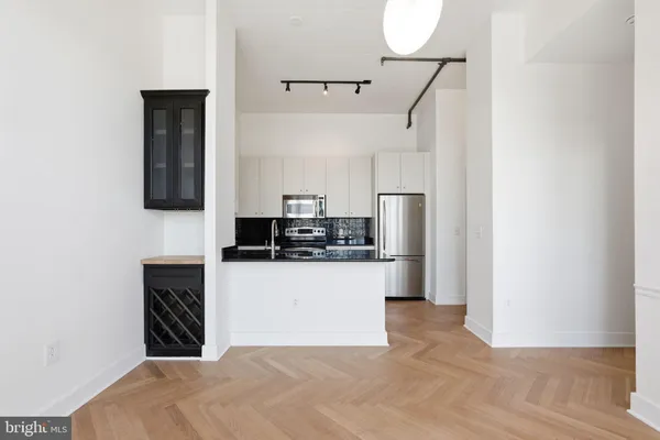 $4,150 | 520 John Carlyle Street, Unit 408, Alexandria, VA 22314