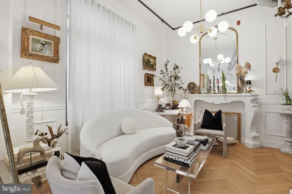 $3,990 | 520 John Carlyle Street, Unit 408, Alexandria, VA 22314